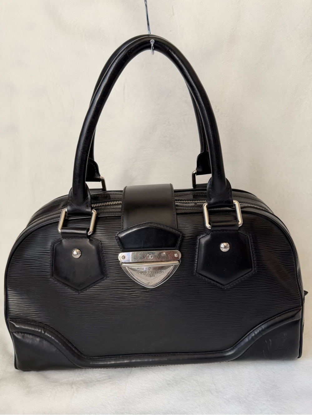 Louis Vuitton Montaigne GM Vintage Bag in Epi Leather